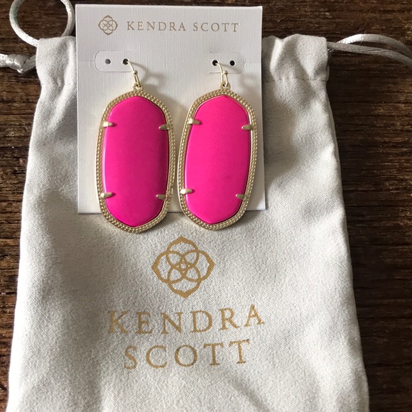Kendra Scott Jewelry - Kendra Scott Danielle Magenta Earrings
